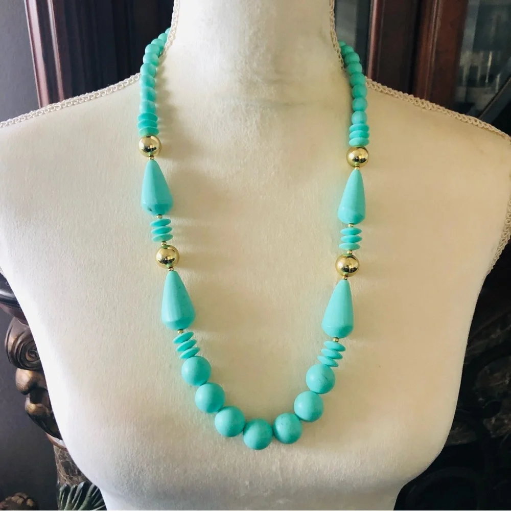 Vintage turquoise tone beaded necklace